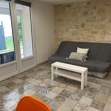 Au Calme Proche Centre شقة *